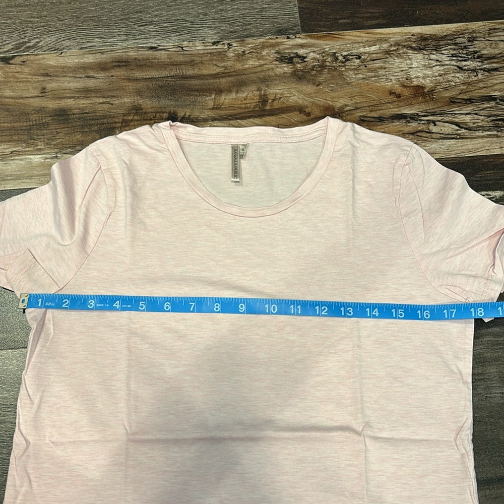 Banana Republic Signature tee - Picture 6 of 8